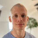 Bild på författaren Jesper Hjelt